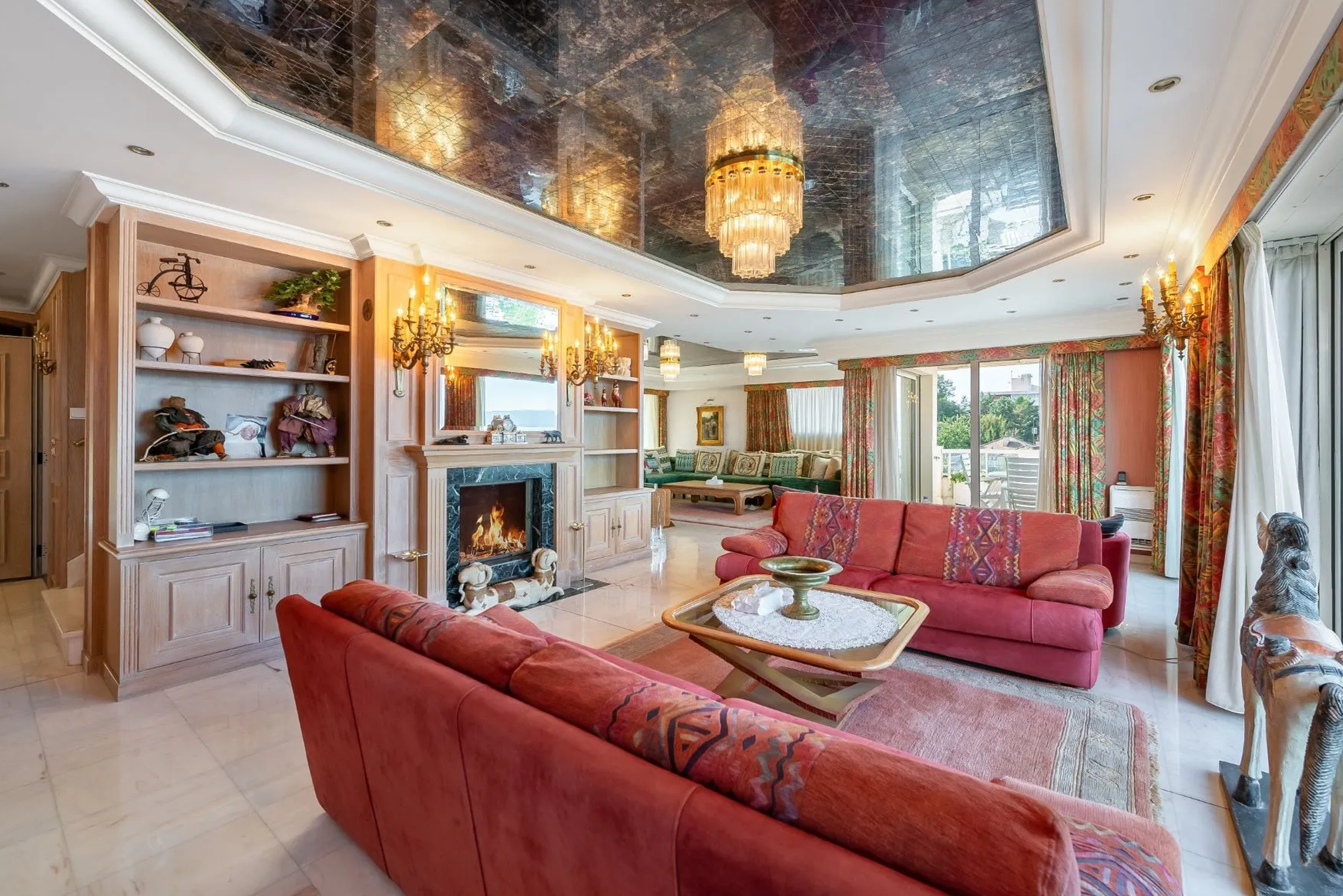 Exquisite 5-Bedroom Penthouse Overlooking Lake Léman