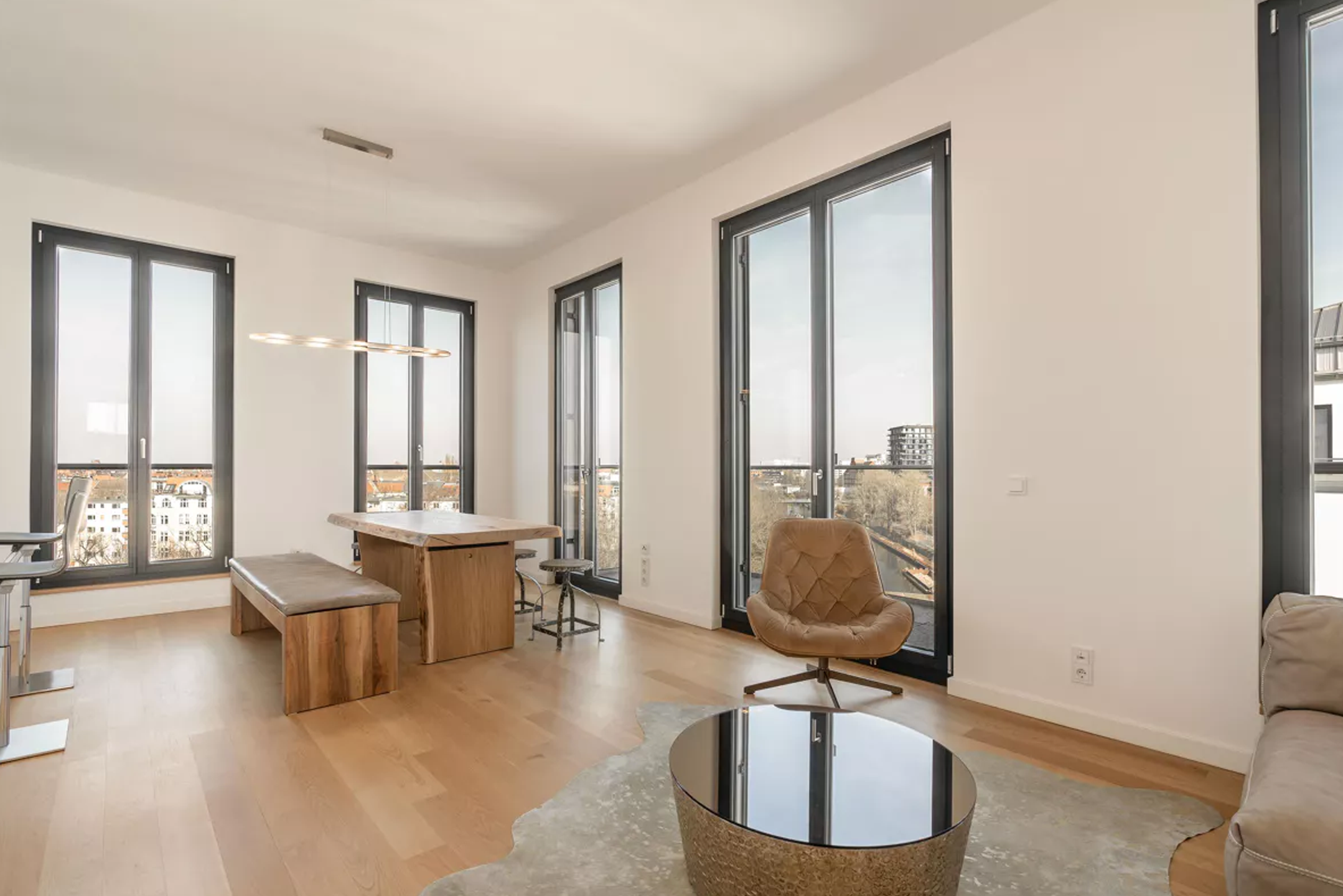 Modern Riverside 2-Bedroom Apartment with Stunning Berlin Views