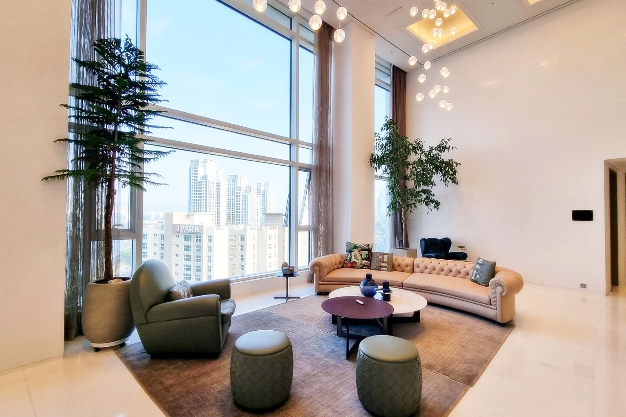 Panoramic Living in Cheongdam-Dong’s Premier Residence